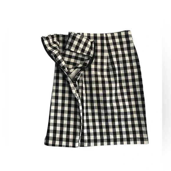 NWT Guess Emilia Gingham Mini Skirt Black White Plaid Size M - Picture 3 of 8